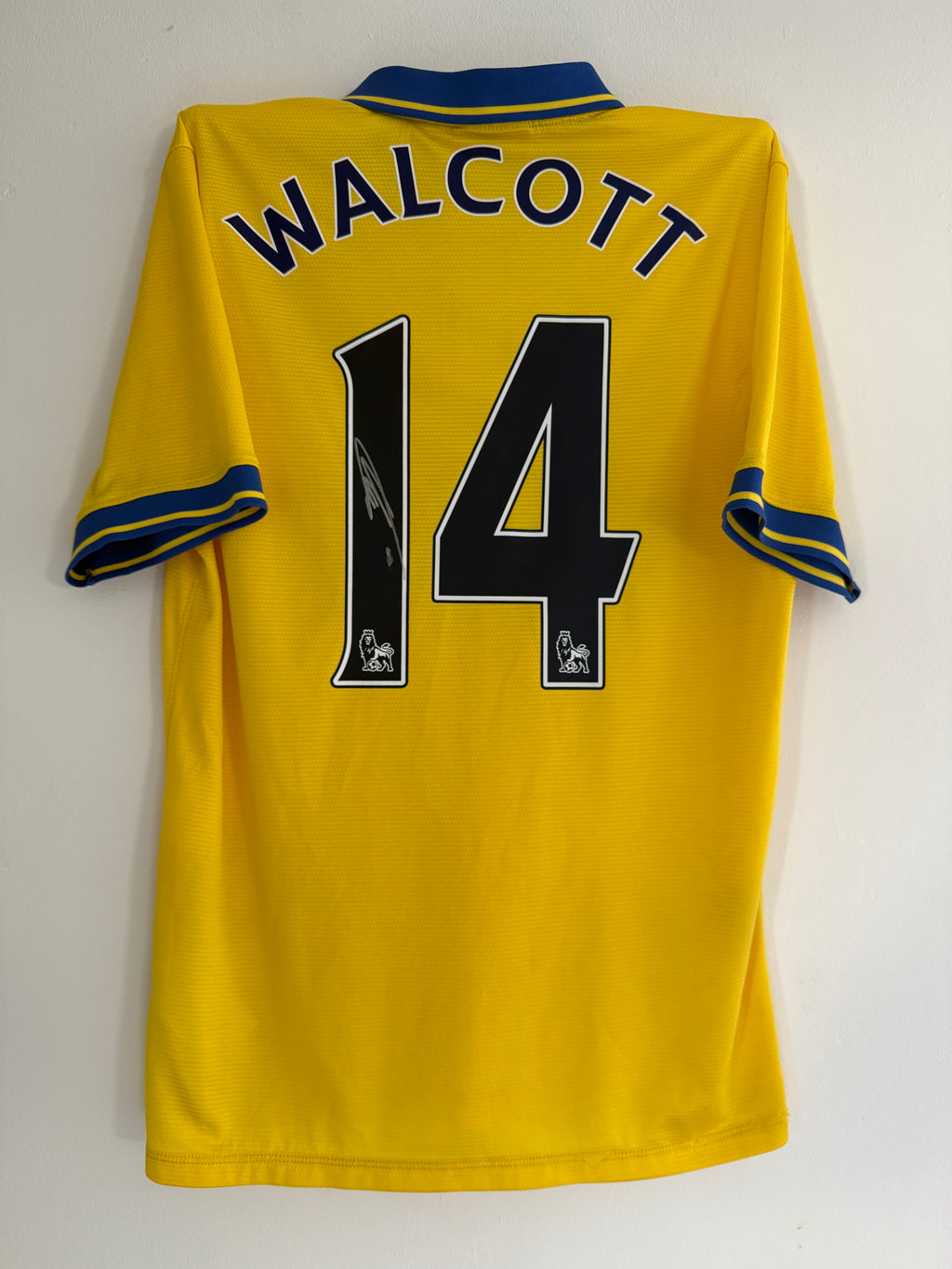 Theo Walcott Arsenal Signed Shirt 13/14 Away RARE *PROOF & COA*