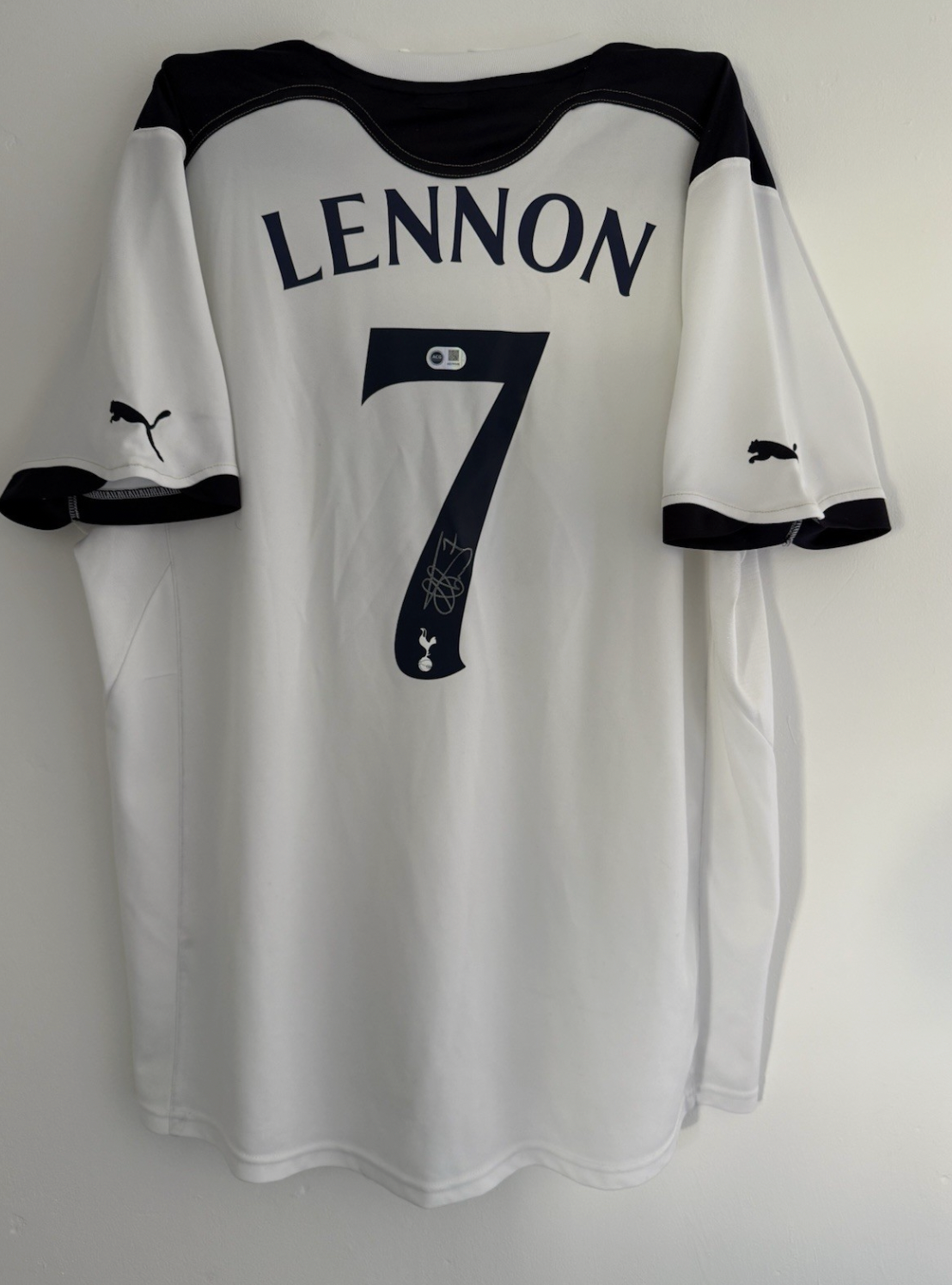 Aaron Lennon Tottenham Hotspur 2010/11 Home Shirt Signed *PROOF & ACG COA*