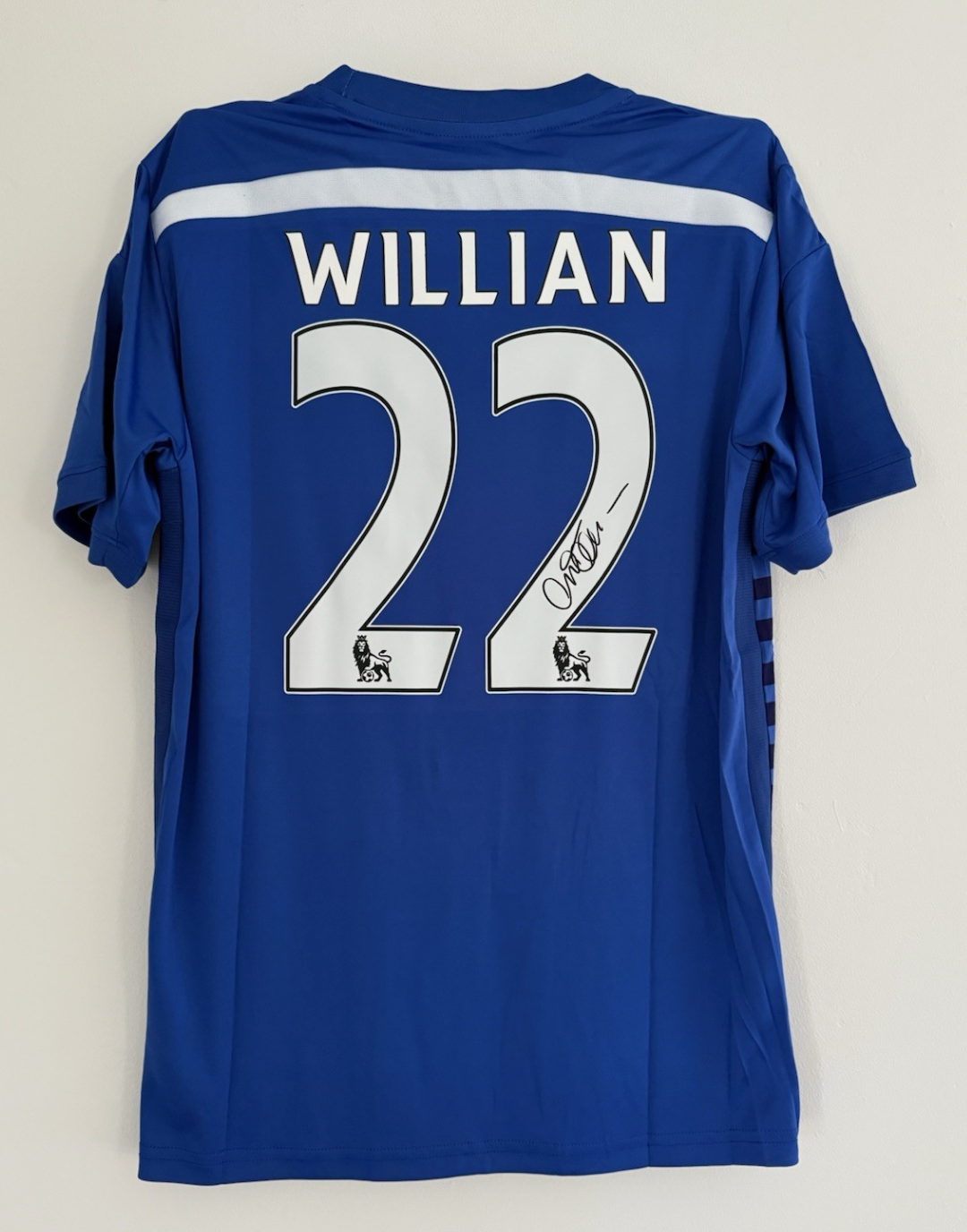 Willian Chelsea Signed Shirt *RETRO* *VIDEO PROOF + COA* 14/15 Premier League
