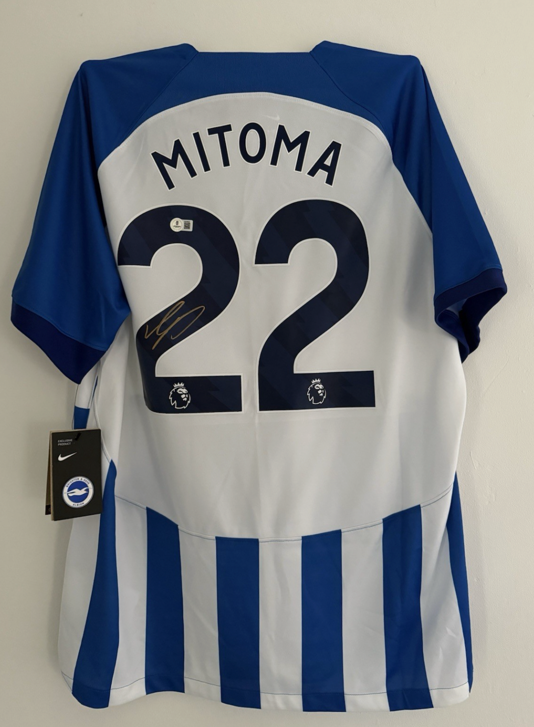 Kaoru Mitoma Brighton Signed Shirt *BECKETT AUTHENTICATION* PROOF & COA **RARE**