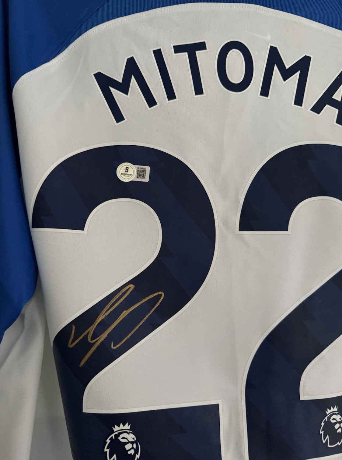 Kaoru Mitoma Brighton Signed Shirt *BECKETT AUTHENTICATION* PROOF & COA **RARE**