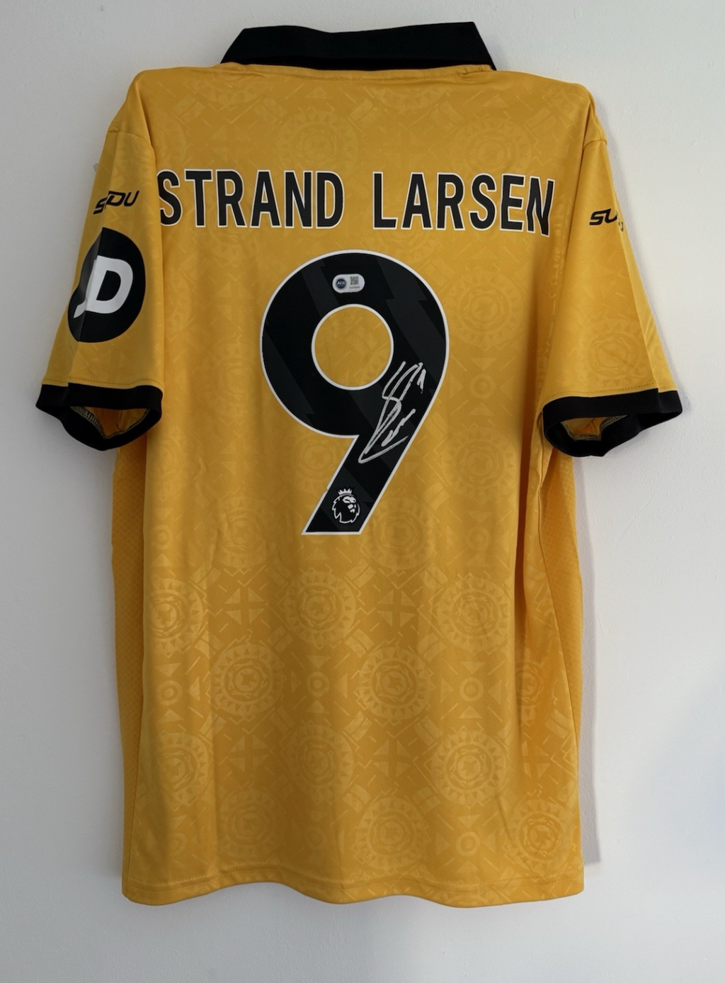 Jorgen Strand Larsen Wolves Signed Shirt *PROOF & ACG authentication* NORWAY