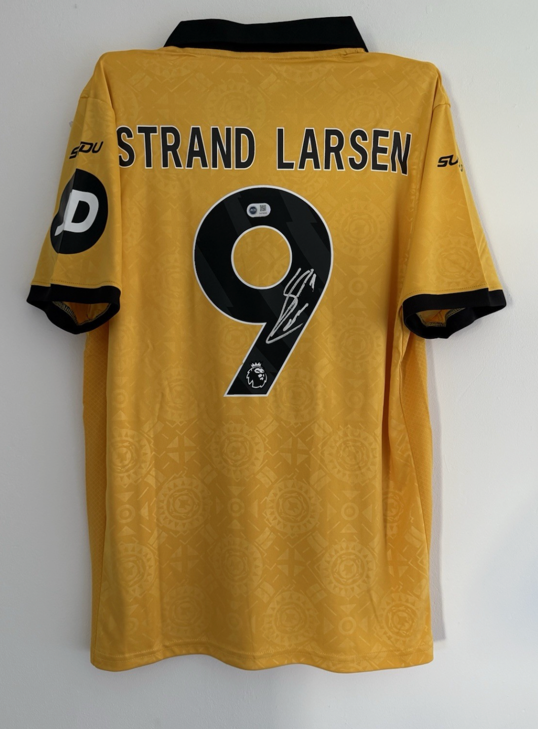 Jorgen Strand Larsen Wolves Signed Shirt *PROOF & ACG authentication* NORWAY