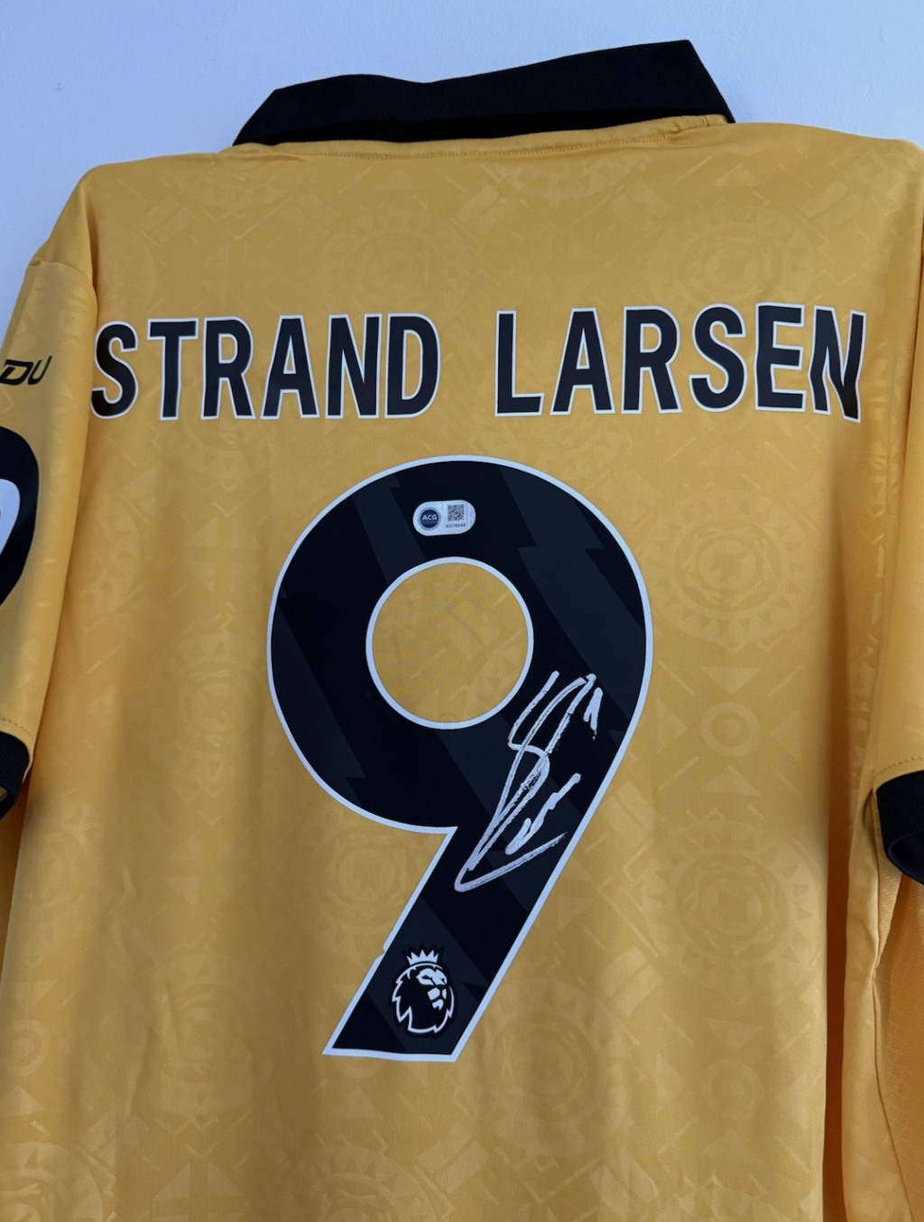 Jorgen Strand Larsen Wolves Signed Shirt *PROOF & ACG authentication* NORWAY