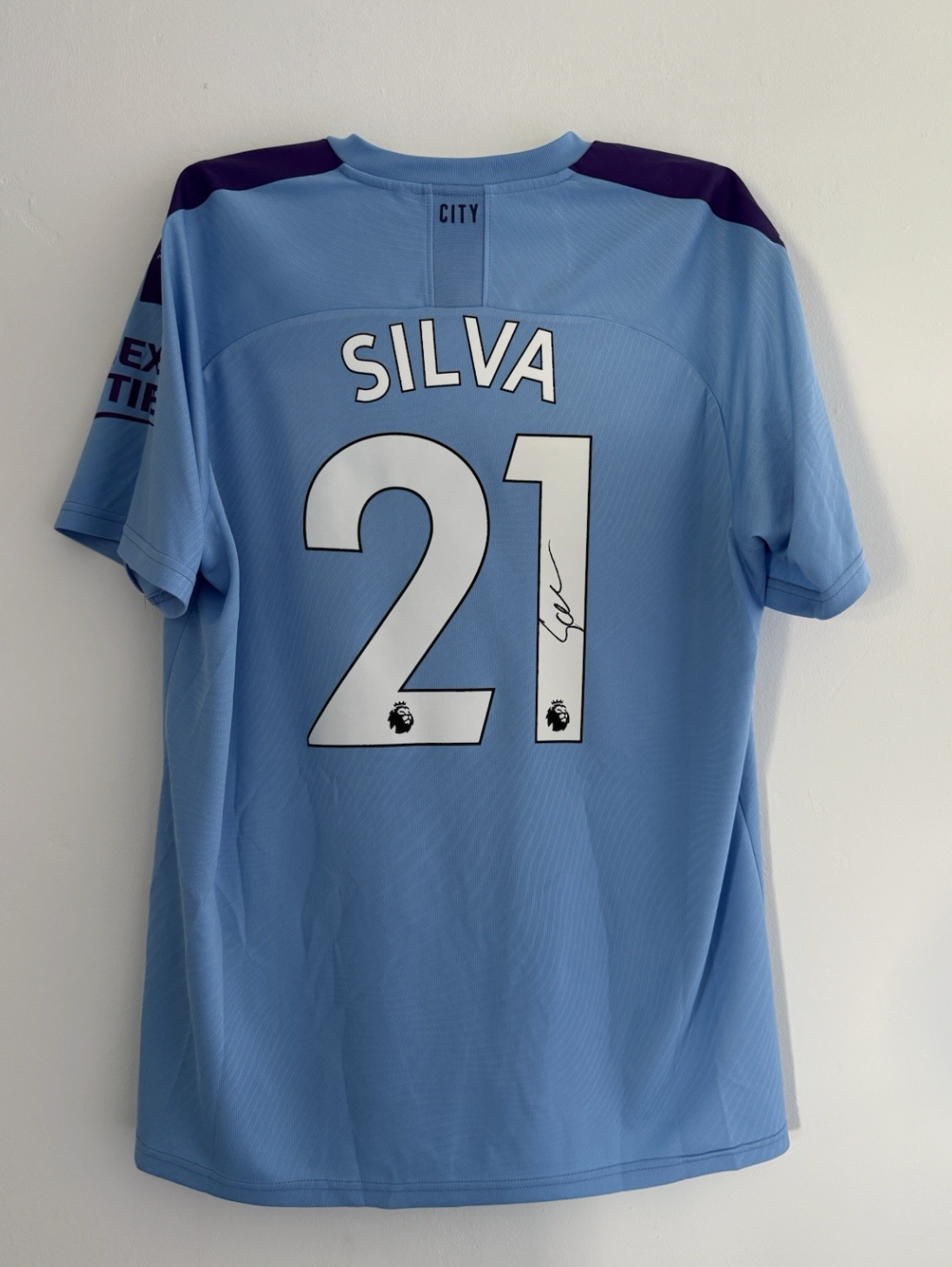 David Silva Manchester City Signed Shirt *ORGINAL SHIRT *RARE* PROOF & COA*