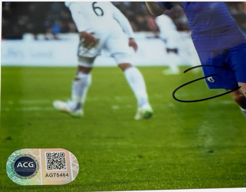 Oscar Chelsea FC Signed Photo *RARE* Authentic Signature *ACG AUTHENTICATED*
