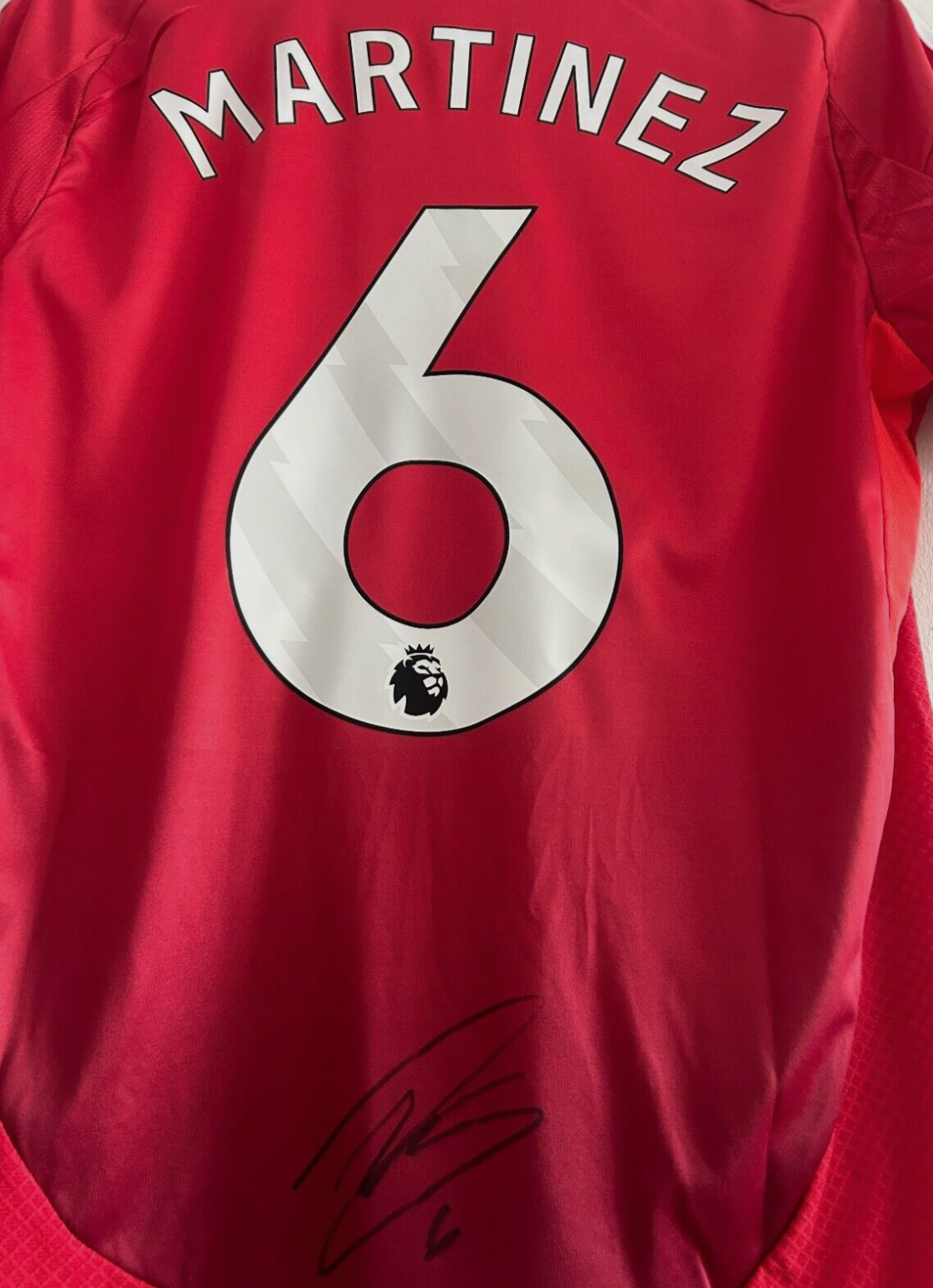 Lisandro Martinez Manchester United signed shirt *EXACT VIDEO PROOF*