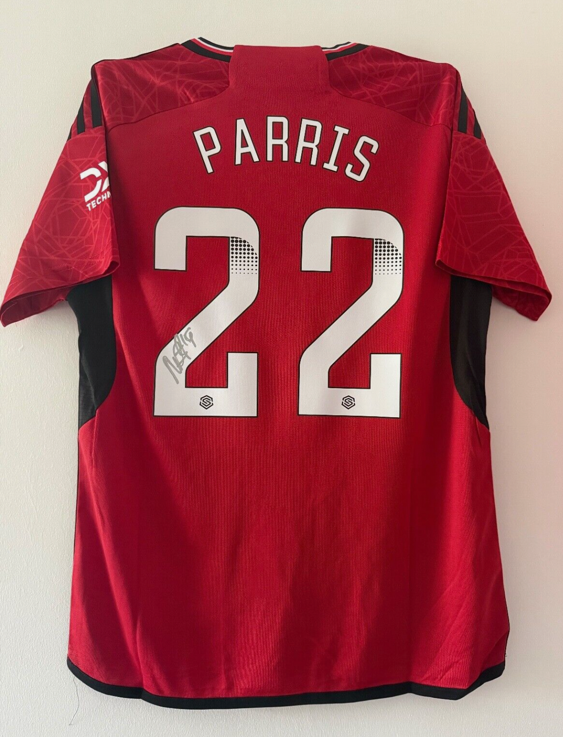 Nikita Parris Manchester United signed shirt *EXACT VIDEO PROOF OF SIGNING*