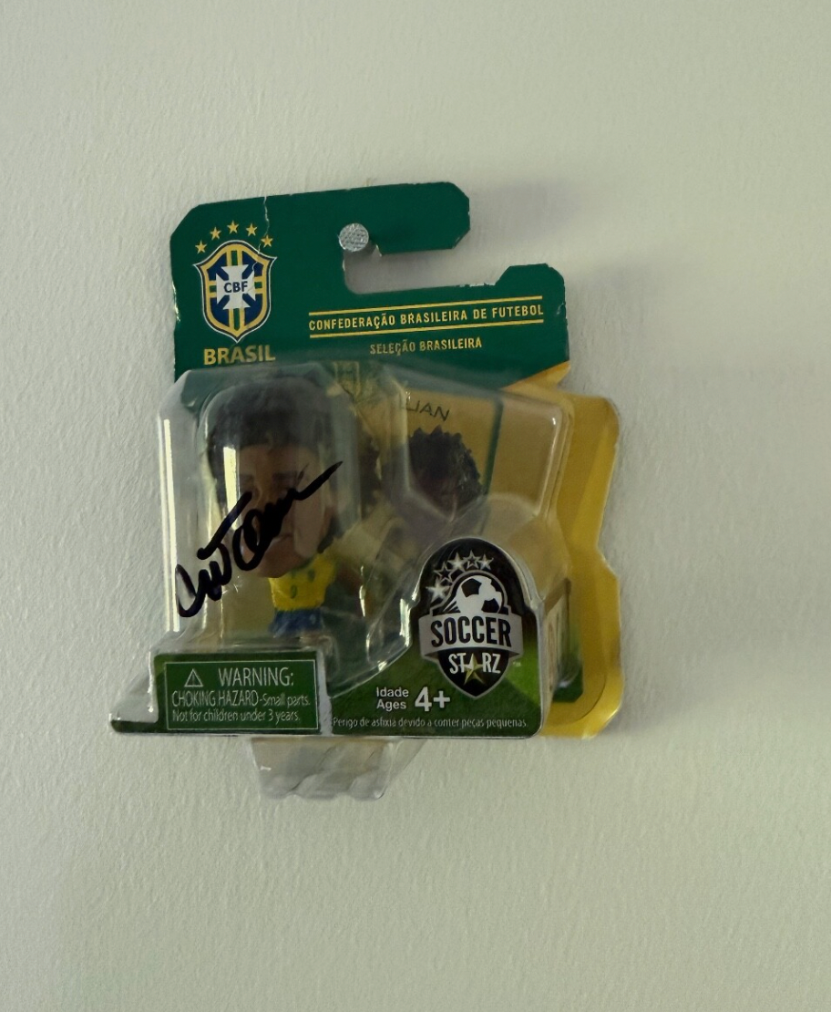 Willian BRAZIL Signed soccer starz Figure *RARE* EXACT PROOF CHELSEA, ARSENAL