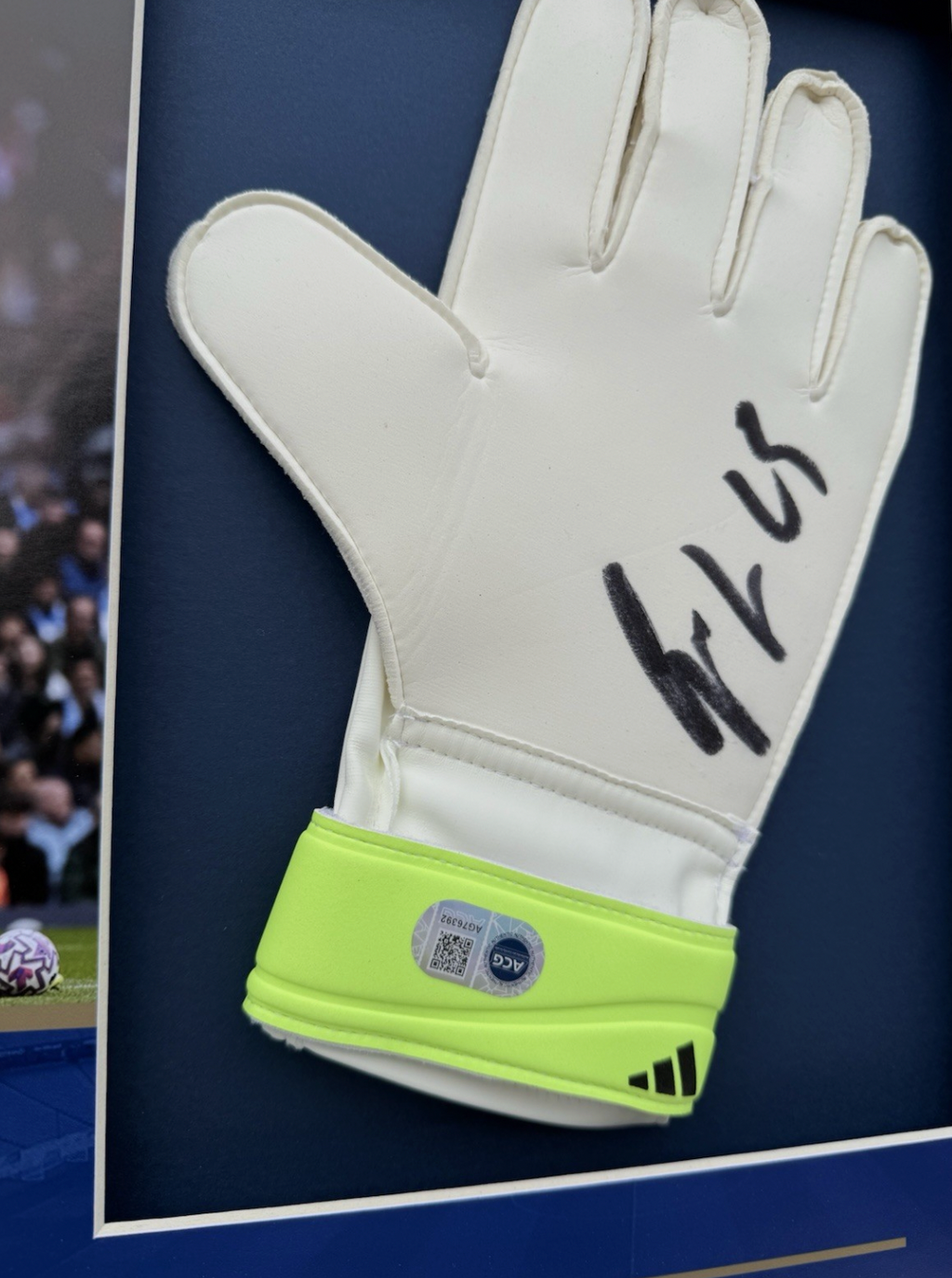 Gianluigi Donnarumma Manchester City Signed Glove Framed *RARE* PROOF & COA ACG